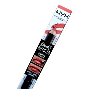 NYX Dazed & Diffused Blurring Lipstick - El Fuego, Bold Red, NWT